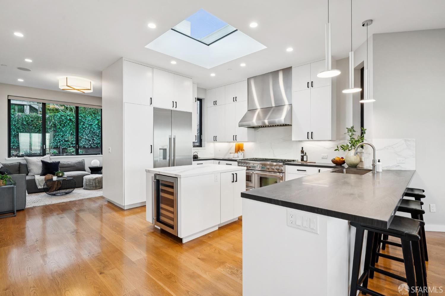 Detail Gallery Image 25 of 80 For 268 Grand View Ave, San Francisco,  CA 94114 - 4 Beds | 3 Baths