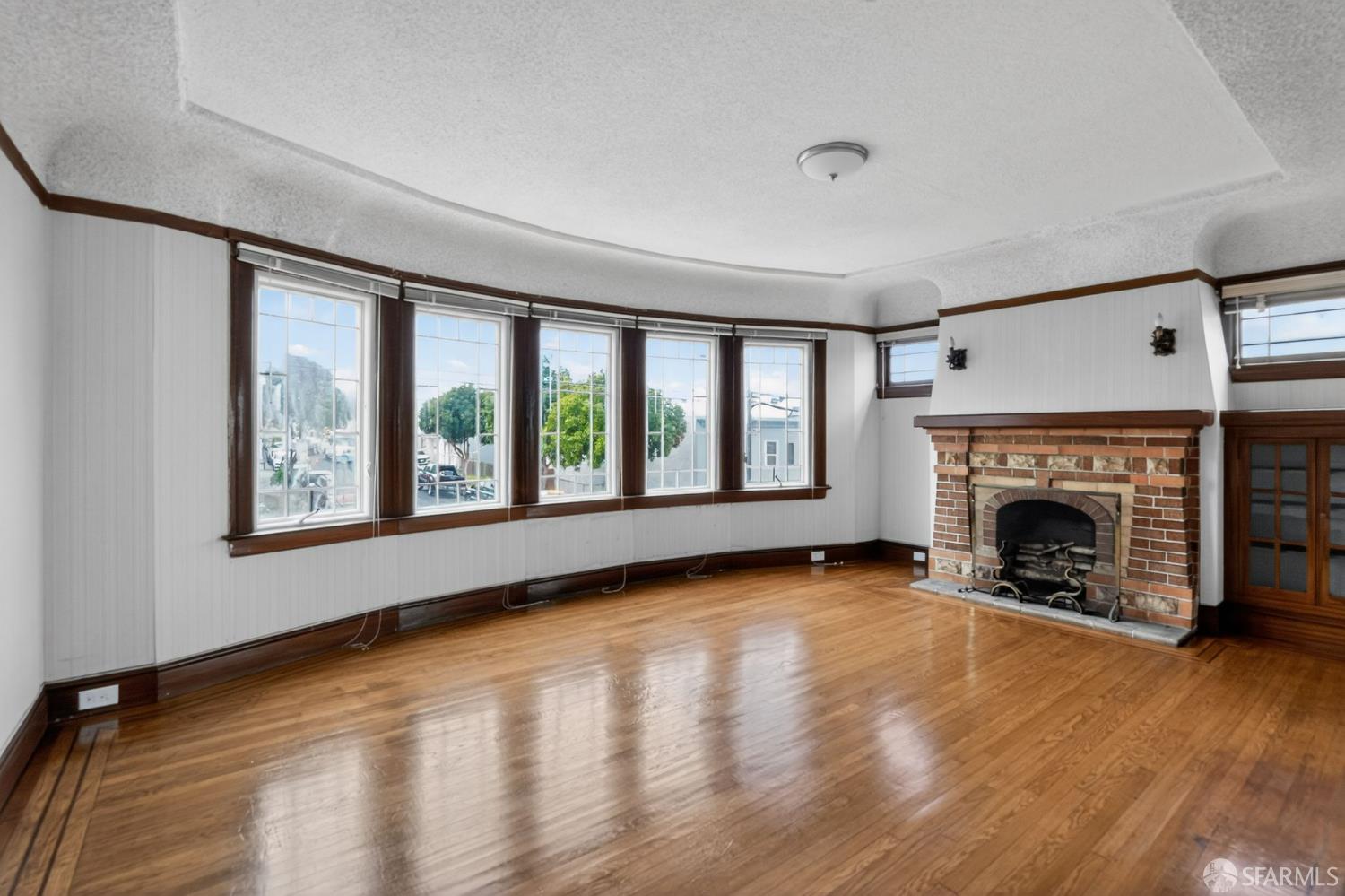 Detail Gallery Image 2 of 21 For 59 Acton St, Daly City,  CA 94014 - 3 Beds | 1/1 Baths