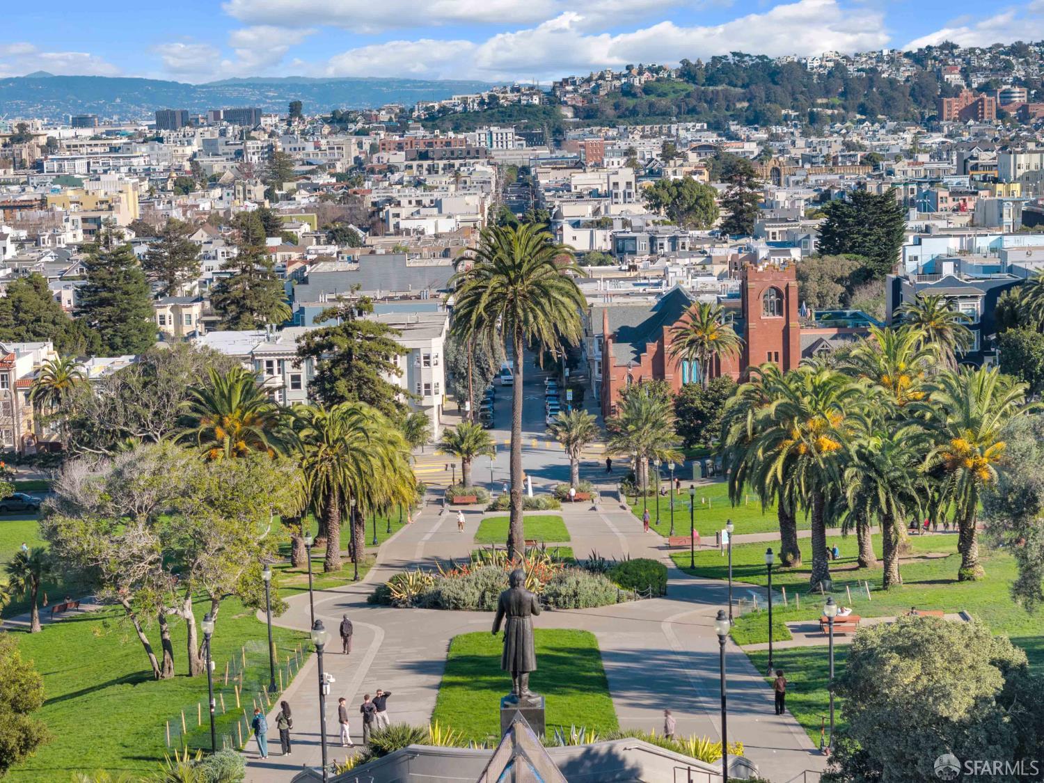 Detail Gallery Image 34 of 35 For 1060 Noe St 1062a,  San Francisco,  CA 94114 - 2 Beds | 1 Baths