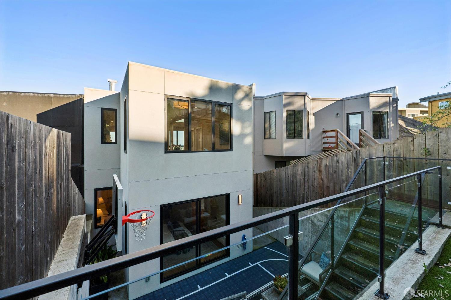 Detail Gallery Image 62 of 80 For 268 Grand View Ave, San Francisco,  CA 94114 - 4 Beds | 3 Baths