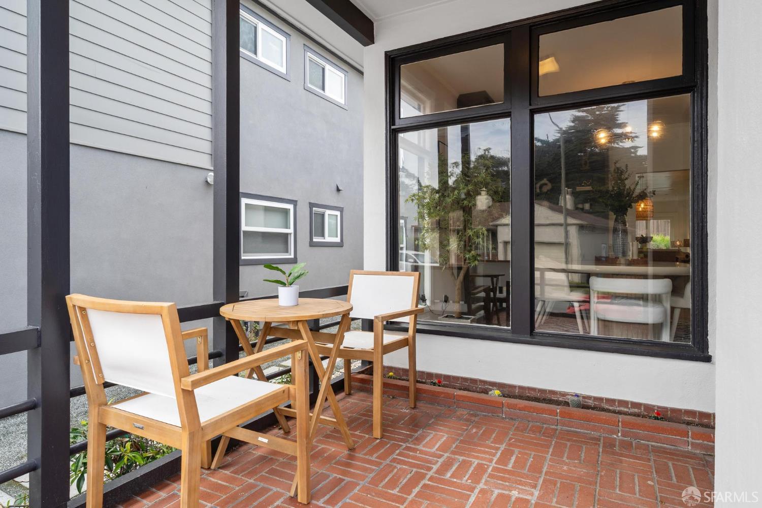 Detail Gallery Image 6 of 62 For 585 Crestlake Dr, San Francisco,  CA 94132 - 3 Beds | 2/1 Baths