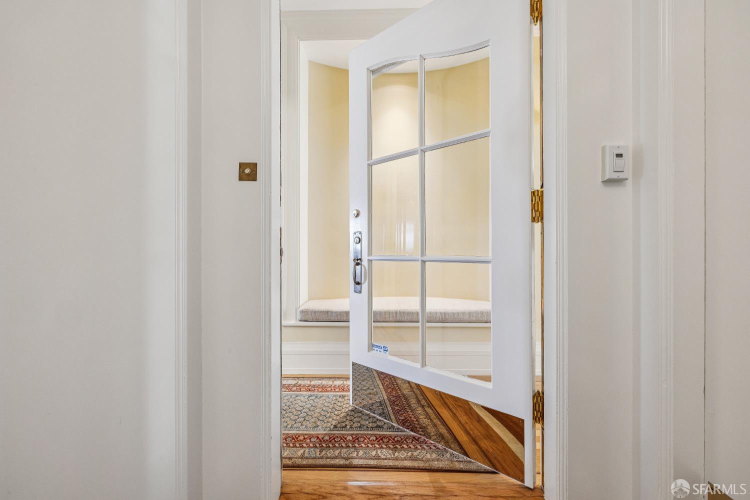 Detail Gallery Image 3 of 33 For 2450 Vallejo St, San Francisco,  CA 94123 - 3 Beds | 2 Baths