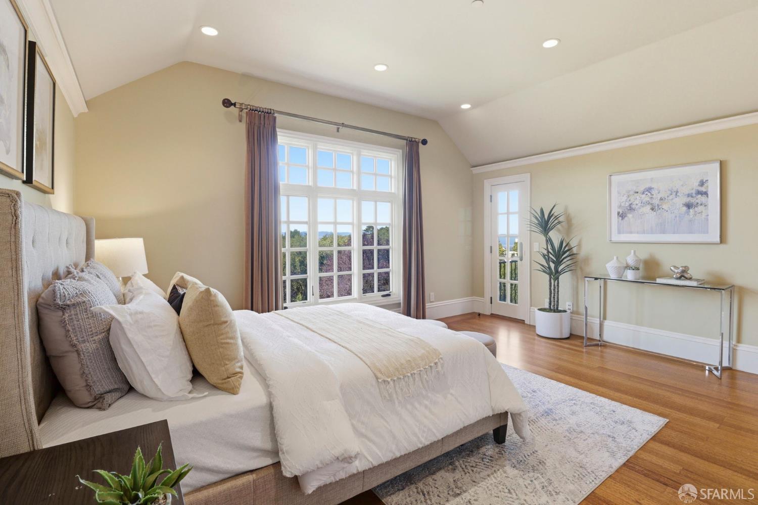 Detail Gallery Image 42 of 57 For 575 Pullman Rd, Hillsborough,  CA 94010 - 5 Beds | 4/1 Baths