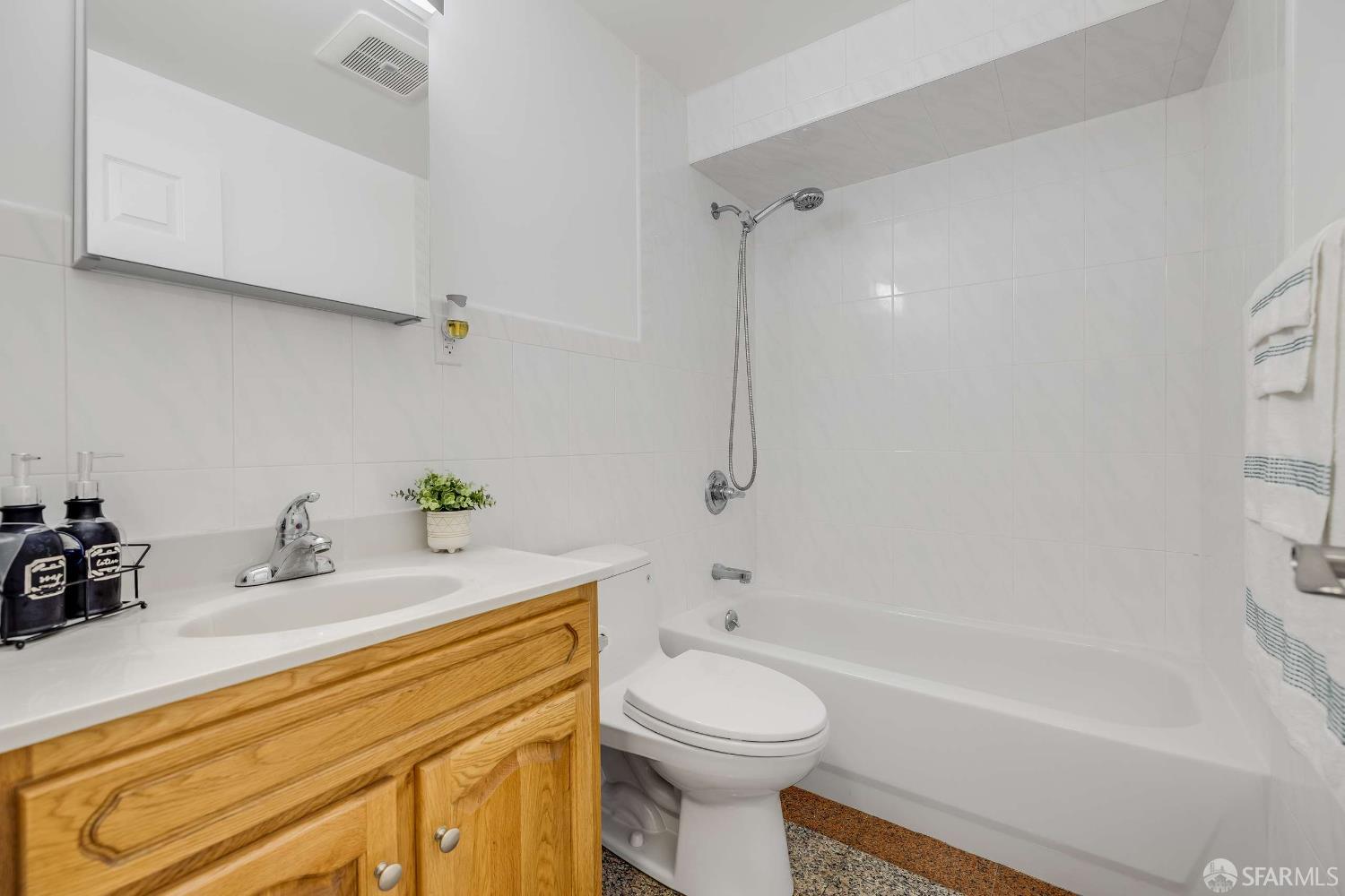 Detail Gallery Image 23 of 40 For 1352 34th Ave, San Francisco,  CA 94122 - 4 Beds | 3/1 Baths