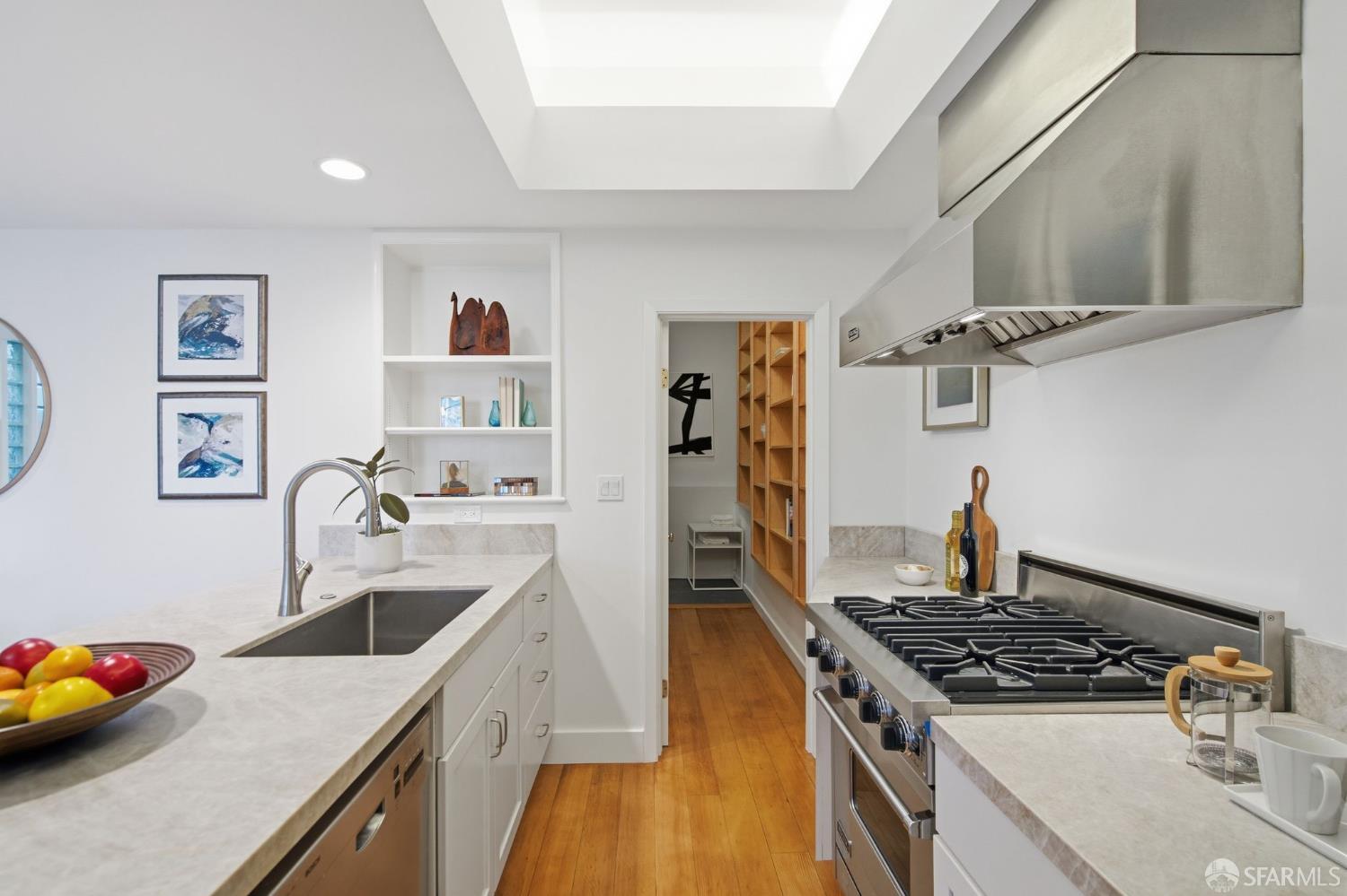 Detail Gallery Image 15 of 88 For 512 Connecticut St, San Francisco,  CA 94107 - 3 Beds | 2/1 Baths