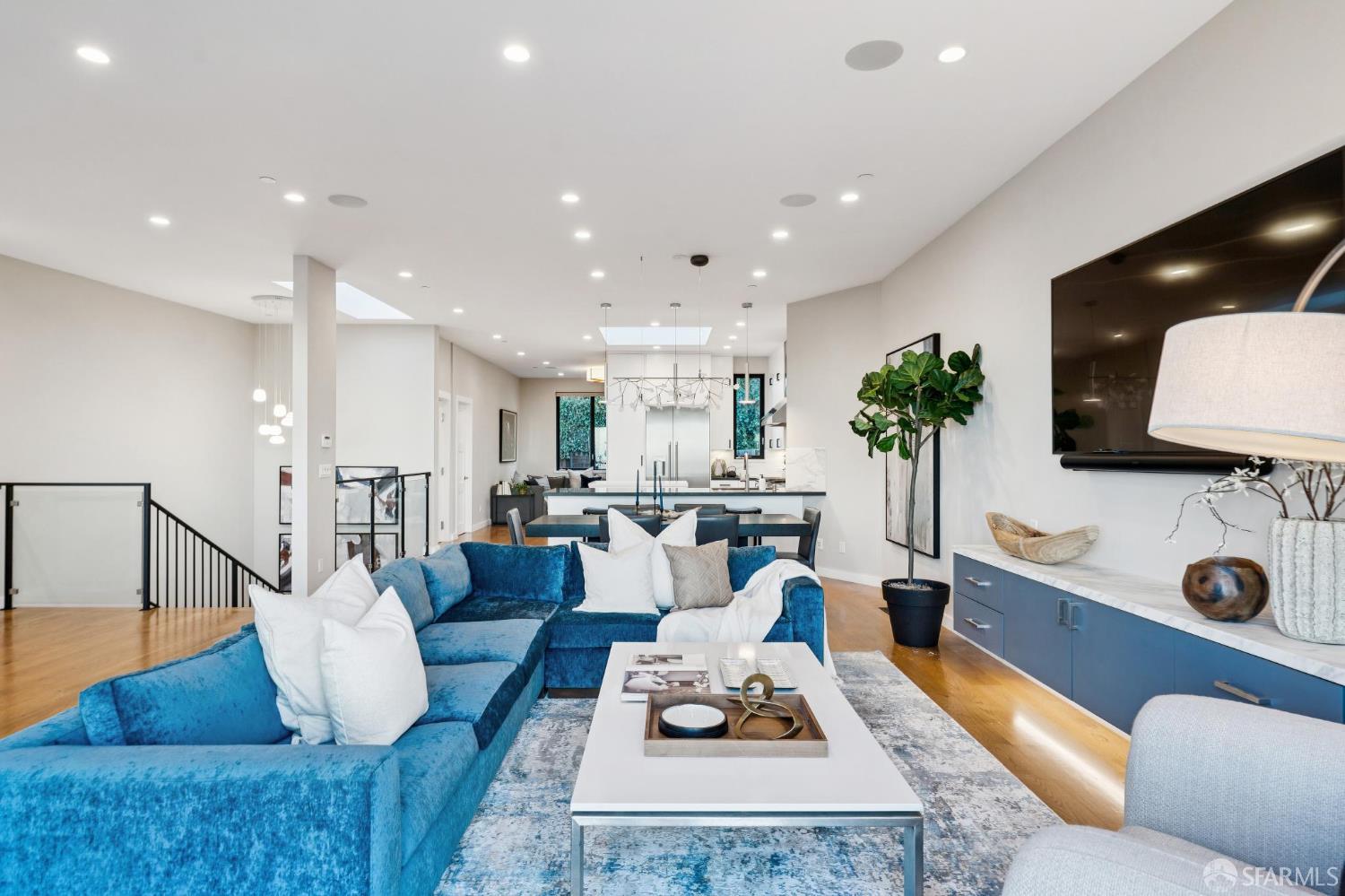 Detail Gallery Image 19 of 80 For 268 Grand View Ave, San Francisco,  CA 94114 - 4 Beds | 3 Baths