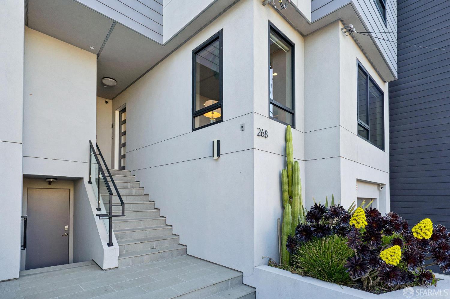 Detail Gallery Image 5 of 80 For 268 Grand View Ave, San Francisco,  CA 94114 - 4 Beds | 3 Baths