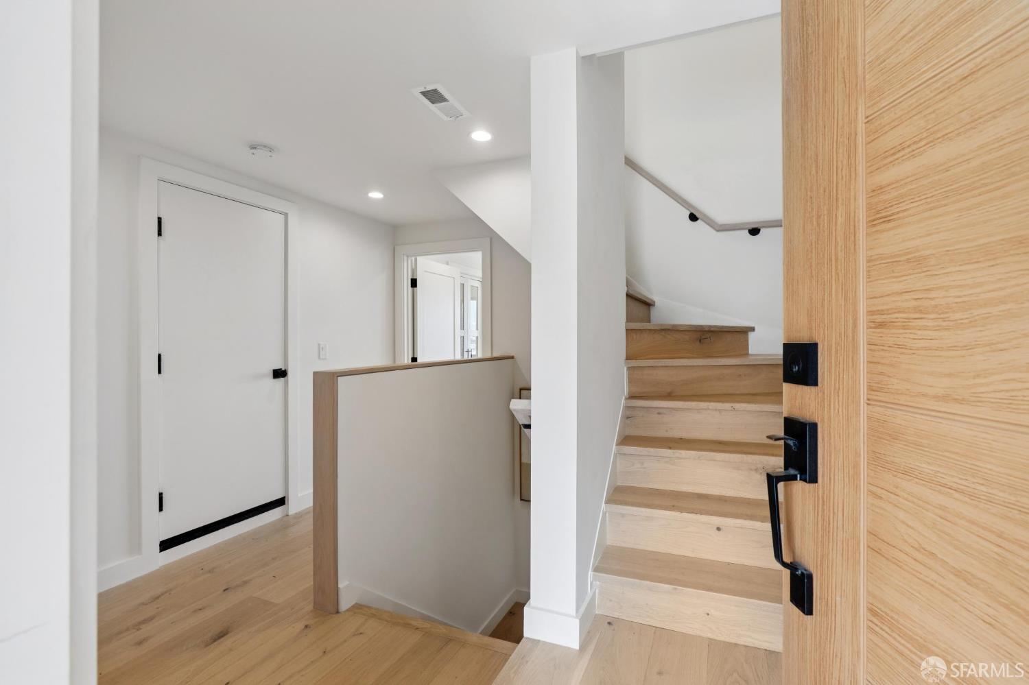 Detail Gallery Image 6 of 49 For 248 Ordway St, San Francisco,  CA 94134 - 4 Beds | 3 Baths