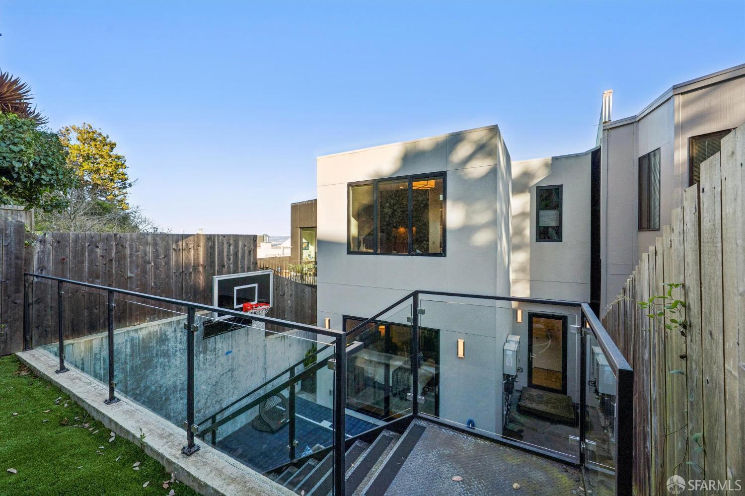 Detail Gallery Image 61 of 80 For 268 Grand View Ave, San Francisco,  CA 94114 - 4 Beds | 3 Baths