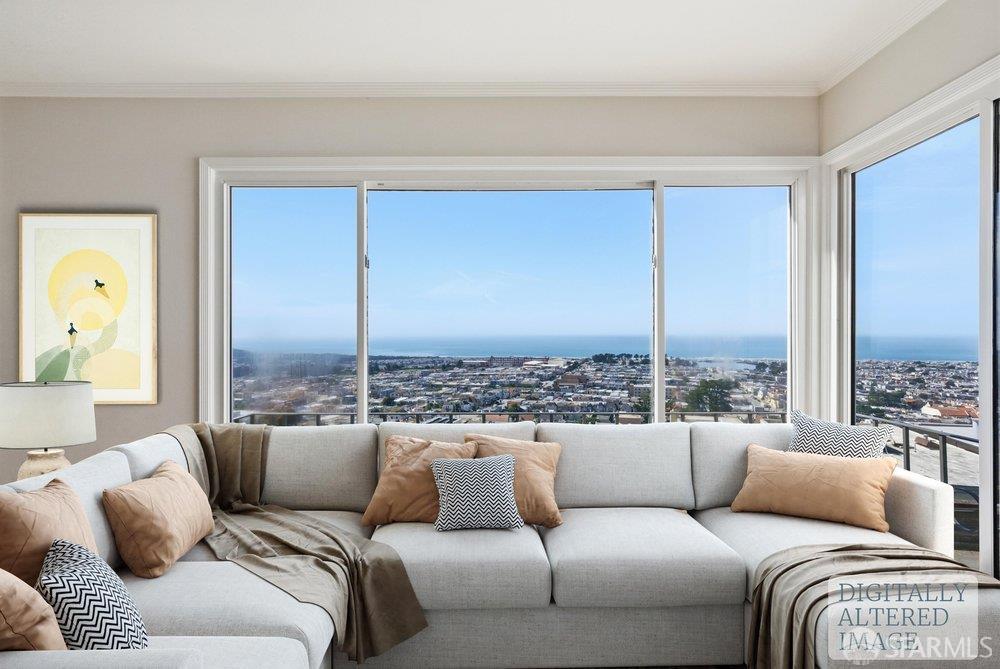 Detail Gallery Image 7 of 81 For 2056 14th Ave, San Francisco,  CA 94116 - 3 Beds | 1/1 Baths