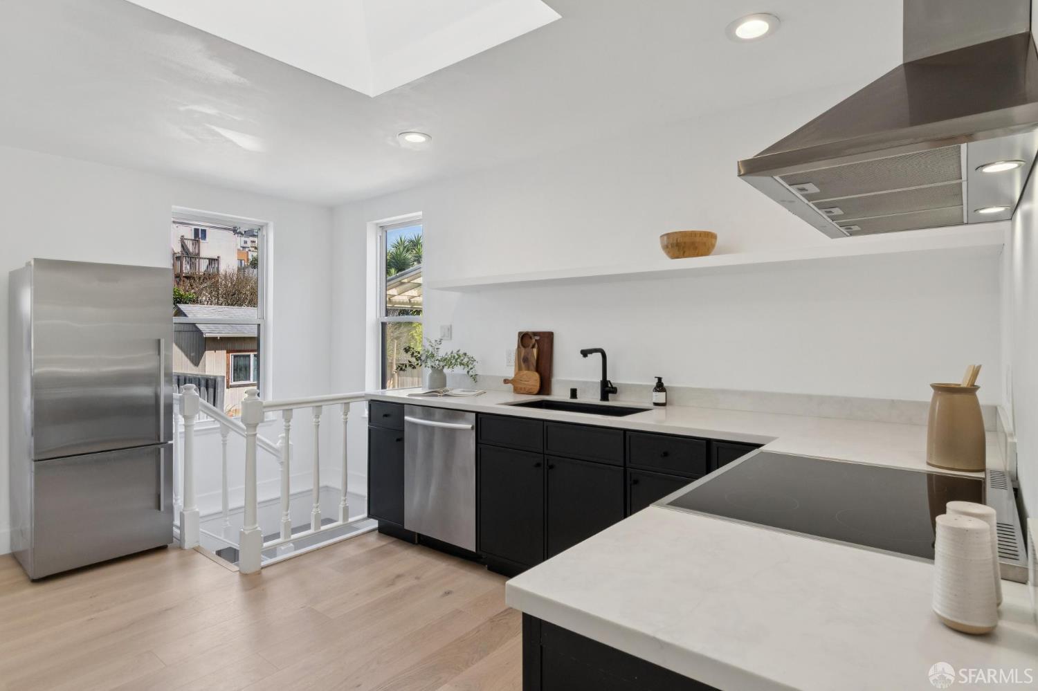 Detail Gallery Image 14 of 69 For 270 Flood Ave, San Francisco,  CA 94112 - 4 Beds | 3 Baths