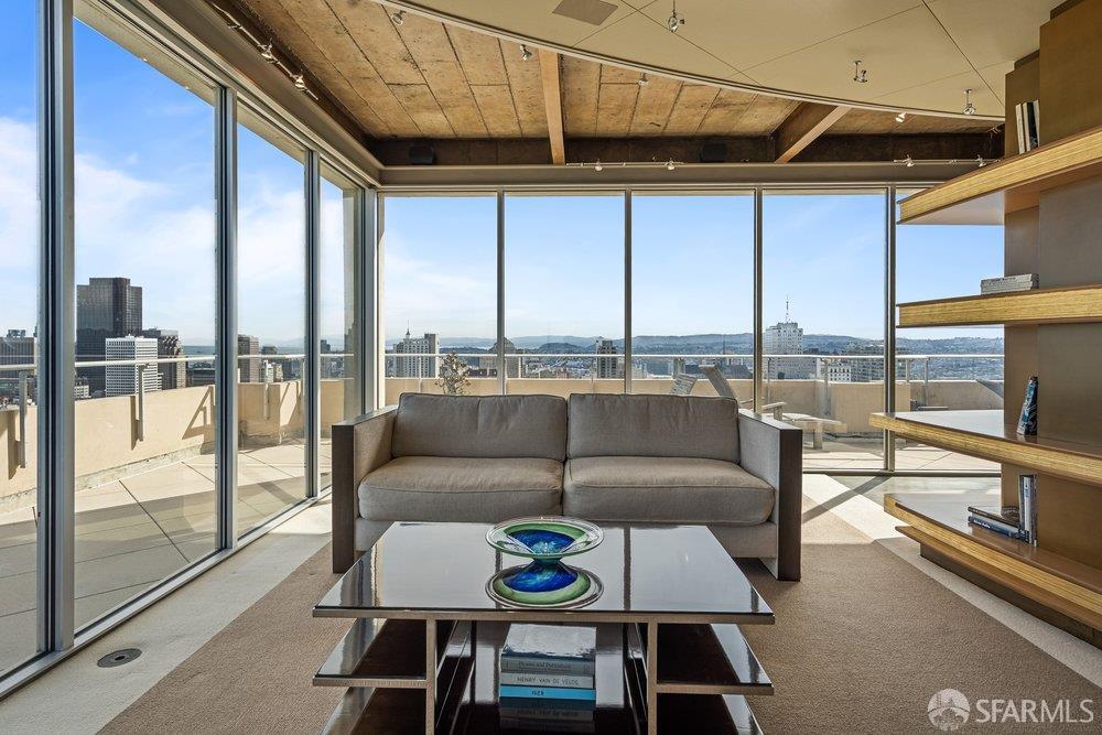 Photo #2: 425073701 Listing: Photo #2