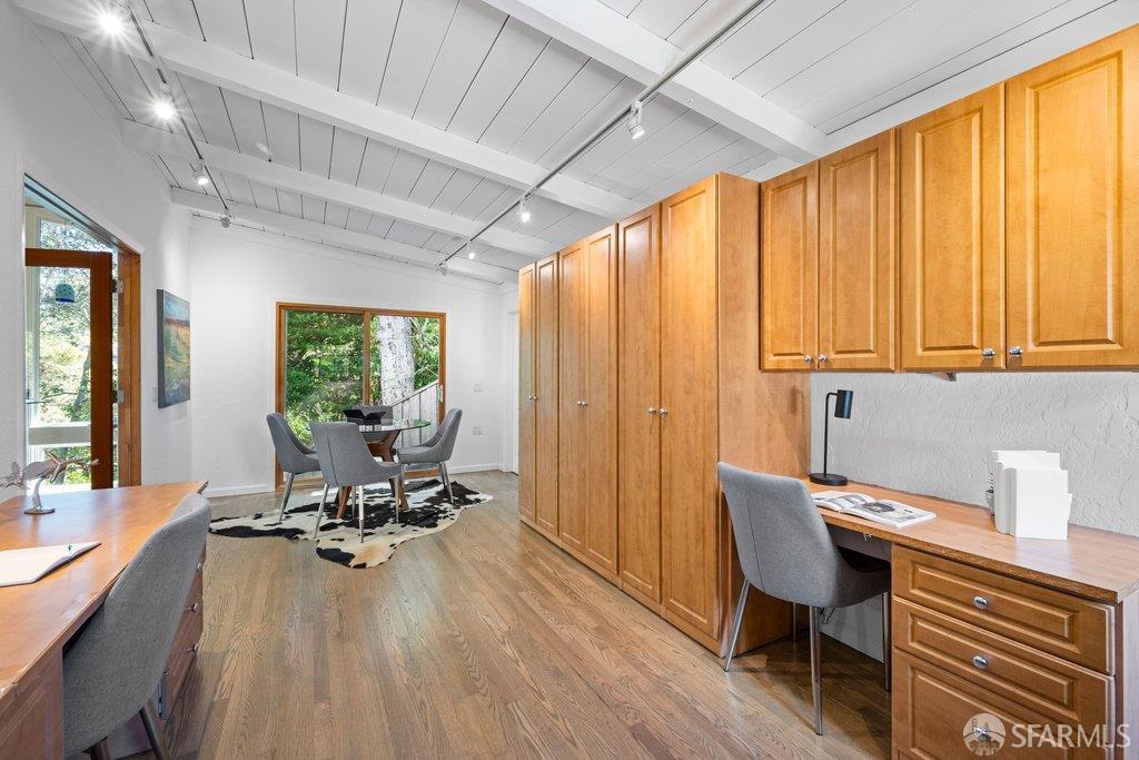 Detail Gallery Image 30 of 98 For 25 Siesta Ct, Portola Valley,  CA 94028 - 5 Beds | 3/1 Baths