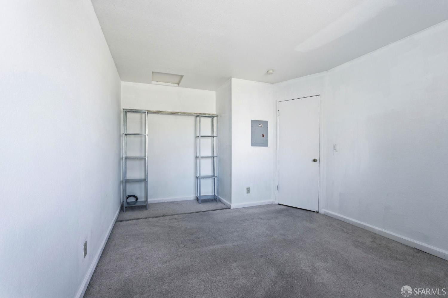 Detail Gallery Image 11 of 25 For 21564 Meekland Ave #2,  Hayward,  CA 94541 - 2 Beds | 1/1 Baths