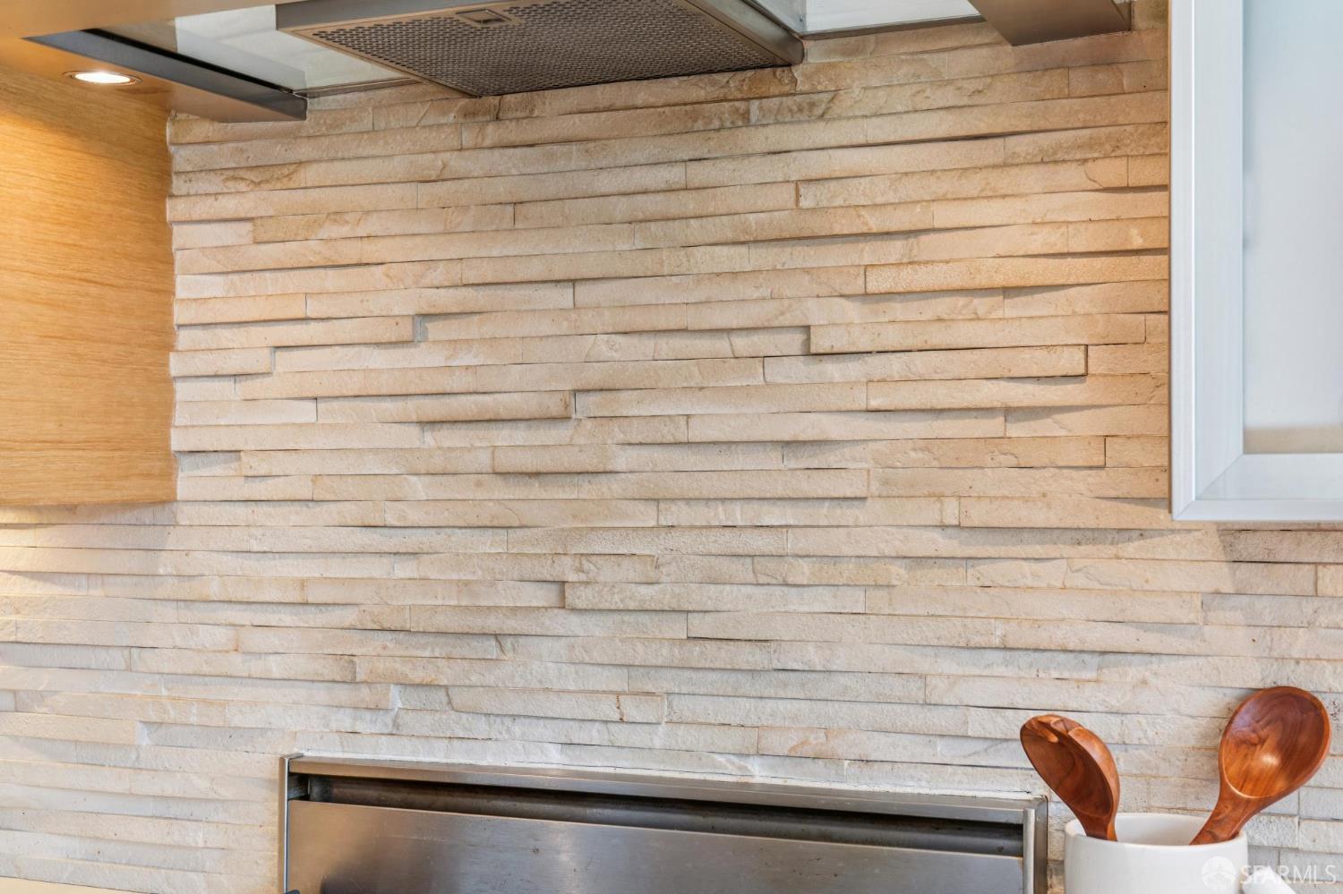 Detail Gallery Image 15 of 46 For 420 Bay St #C,  San Francisco,  CA 94133 - 3 Beds | 2/1 Baths