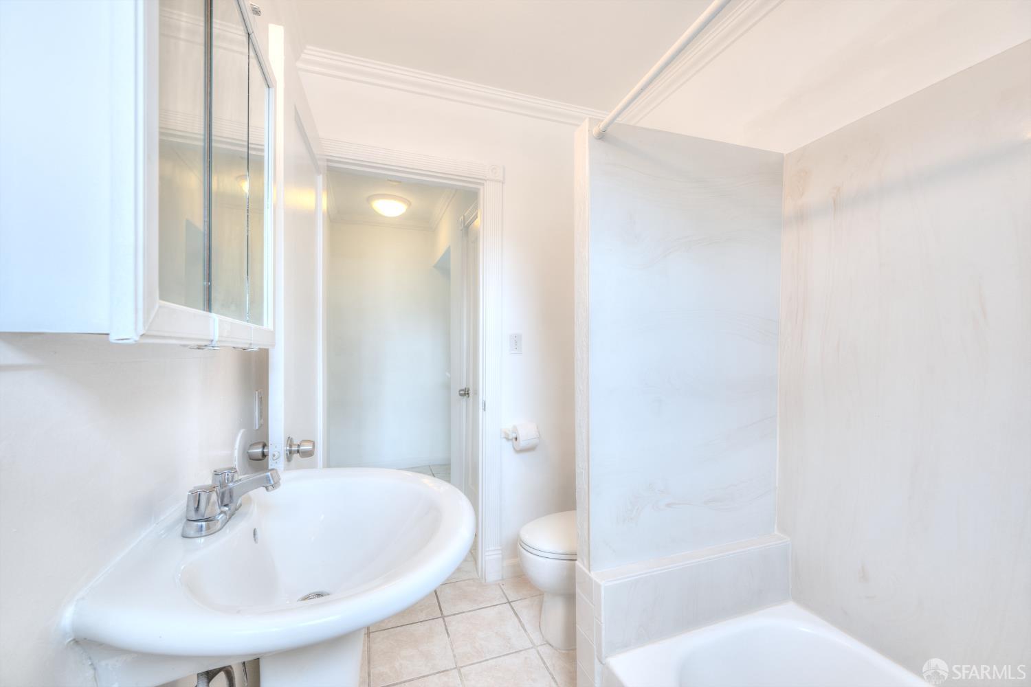 Detail Gallery Image 14 of 40 For 6029 Macarthur Blvd, Oakland,  CA 94605 - 7 Beds | 3 Baths