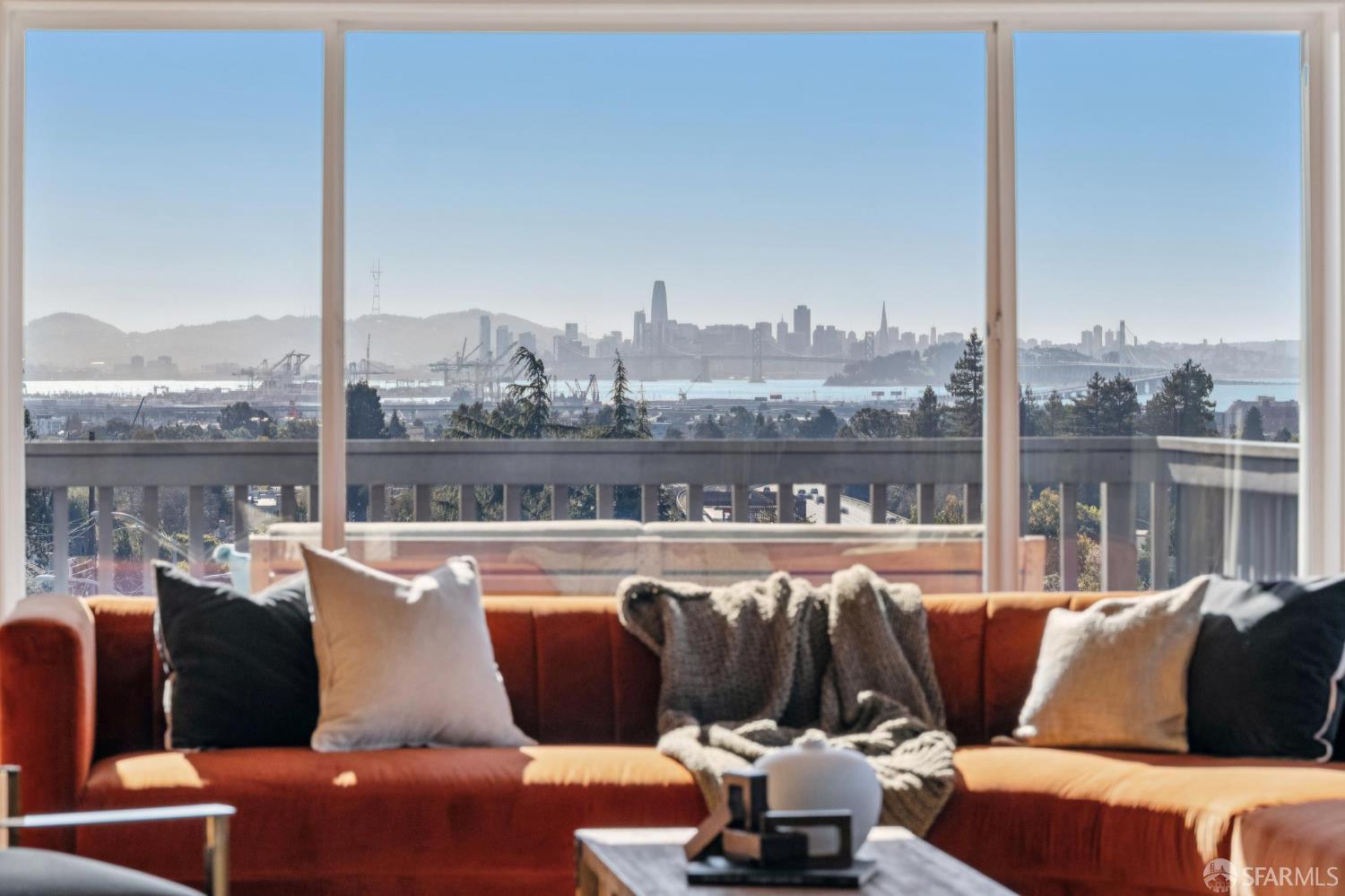 Detail Gallery Image 6 of 51 For 6189 Margarido Dr, Oakland,  CA 94618 - 3 Beds | 2/1 Baths