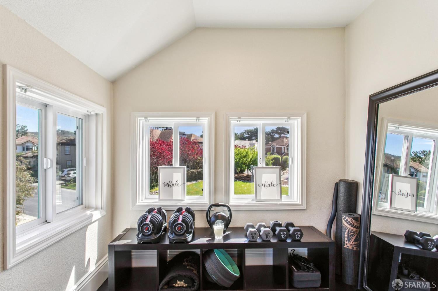 Detail Gallery Image 42 of 67 For 116 Eagle Trace Dr, Half Moon Bay,  CA 94019 - 5 Beds | 3/1 Baths