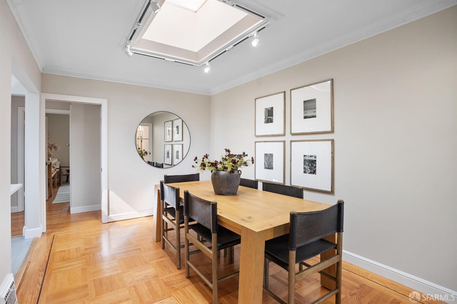 Detail Gallery Image 4 of 26 For 1008 Castro St, San Francisco,  CA 94114 - 2 Beds | 1 Baths