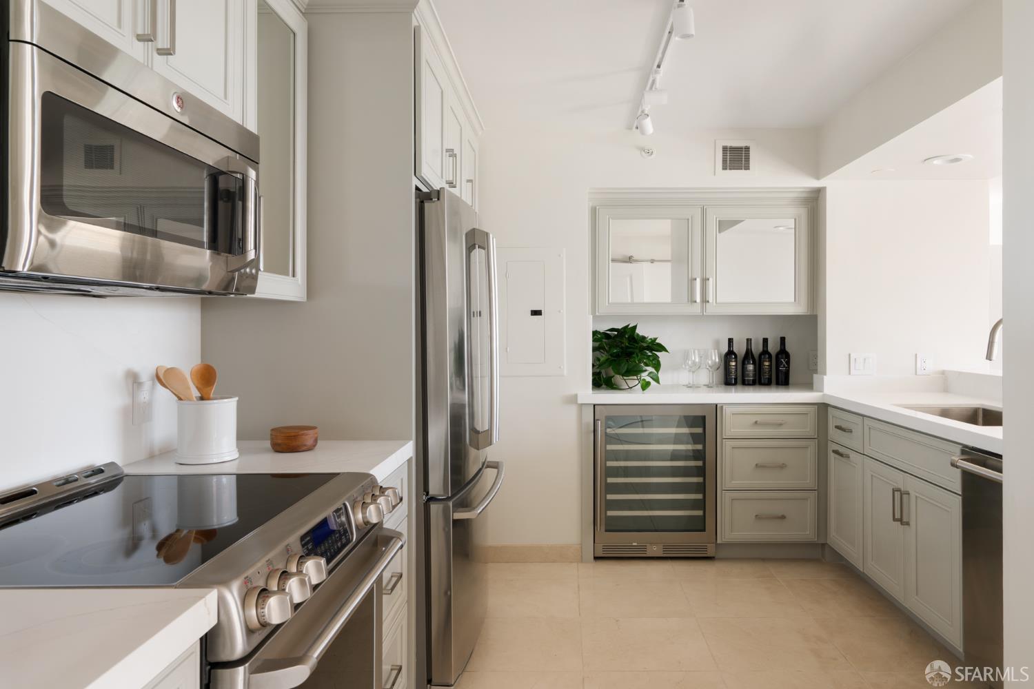 Detail Gallery Image 10 of 34 For 1483 Sutter St #1505,  San Francisco,  CA 94109 - 3 Beds | 2/1 Baths