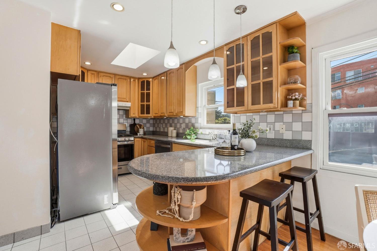 Detail Gallery Image 9 of 42 For 1801 Geneva Ave, San Francisco,  CA 94134 - 3 Beds | 2 Baths