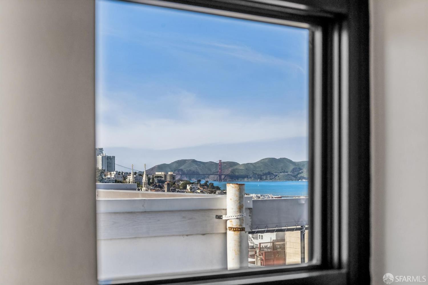 Detail Gallery Image 40 of 77 For 312 Green St, San Francisco,  CA 94122 - 5 Beds | 4/1 Baths