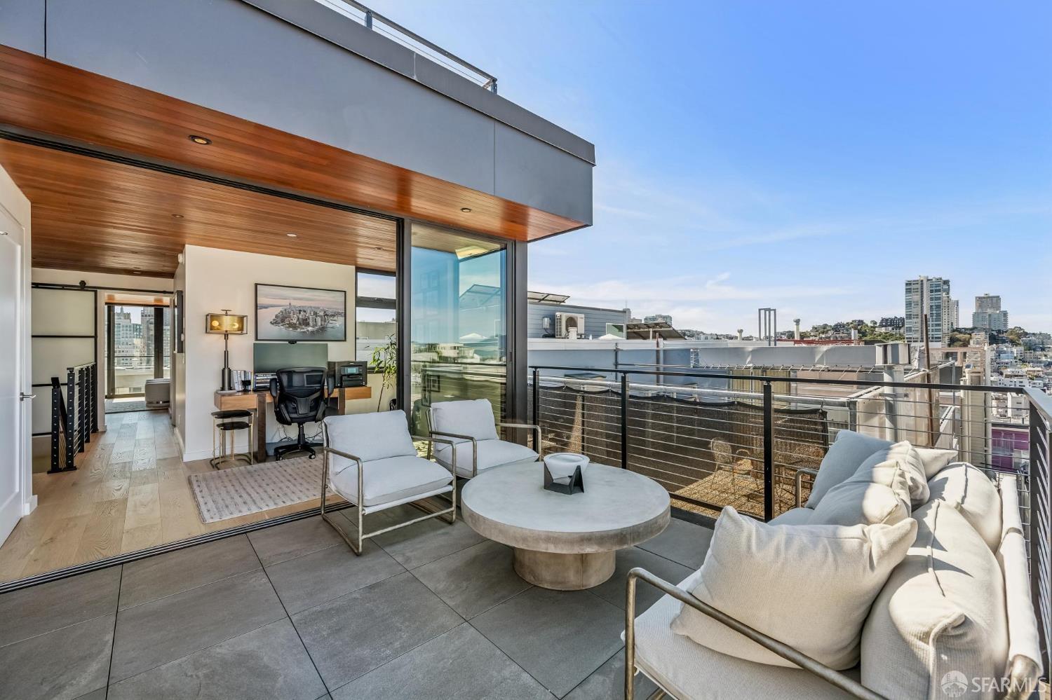 Detail Gallery Image 26 of 77 For 312 Green St, San Francisco,  CA 94122 - 5 Beds | 4/1 Baths