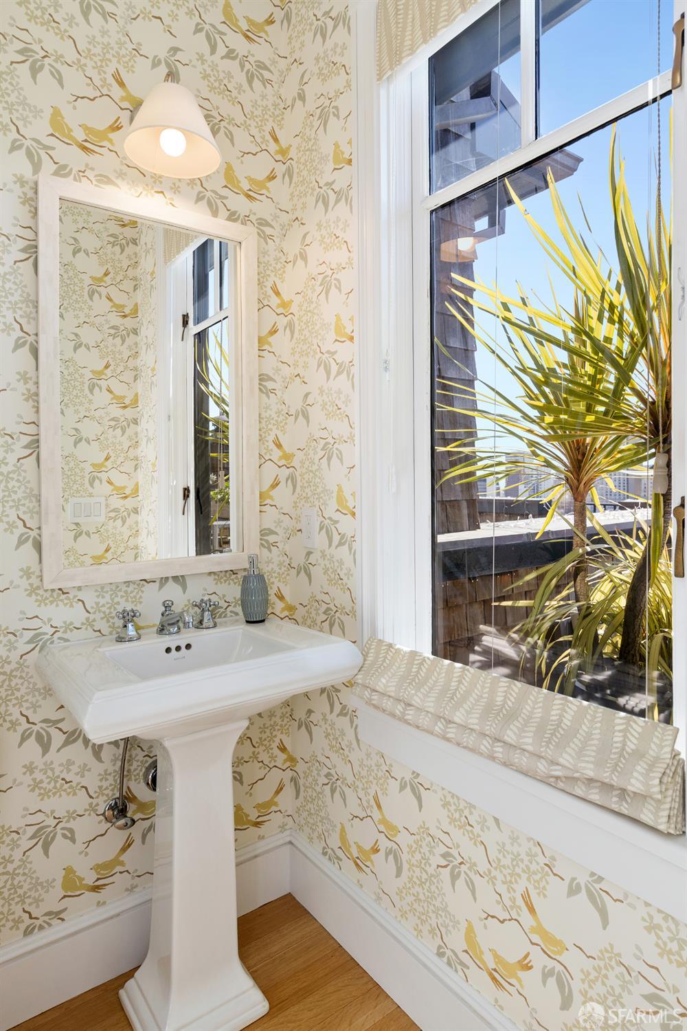 Detail Gallery Image 21 of 40 For 1041 Vallejo St, San Francisco,  CA 94133 - 3 Beds | 2/1 Baths