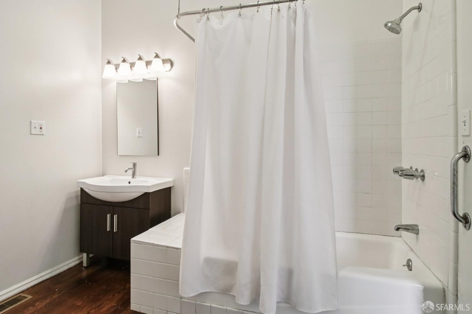 Detail Gallery Image 19 of 63 For 4 Norwich St, San Francisco,  CA 94110 - 3 Beds | 2 Baths