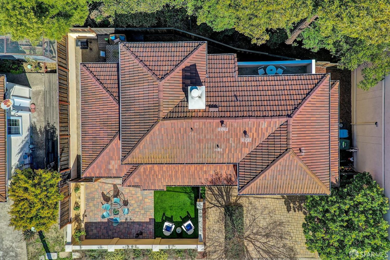 Detail Gallery Image 37 of 46 For 1595 Fifth Ave, Belmont,  CA 94002 - 3 Beds | 2/1 Baths