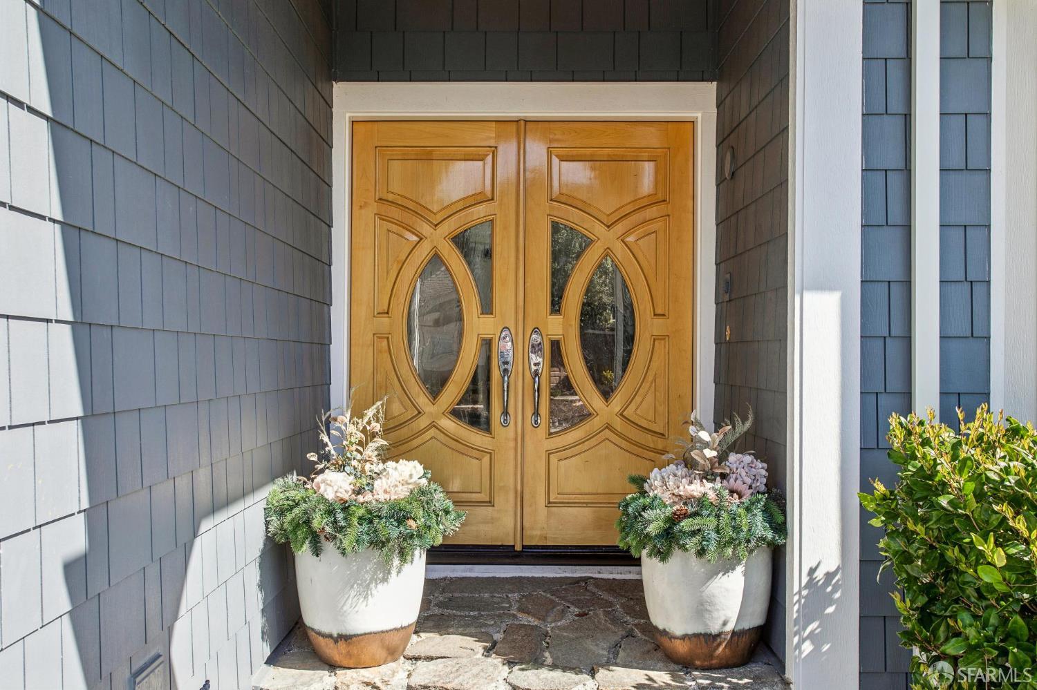 Detail Gallery Image 3 of 67 For 116 Eagle Trace Dr, Half Moon Bay,  CA 94019 - 5 Beds | 3/1 Baths