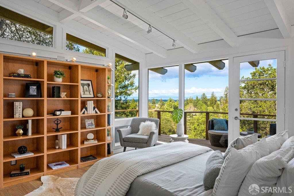 Detail Gallery Image 33 of 98 For 25 Siesta Ct, Portola Valley,  CA 94028 - 5 Beds | 3/1 Baths