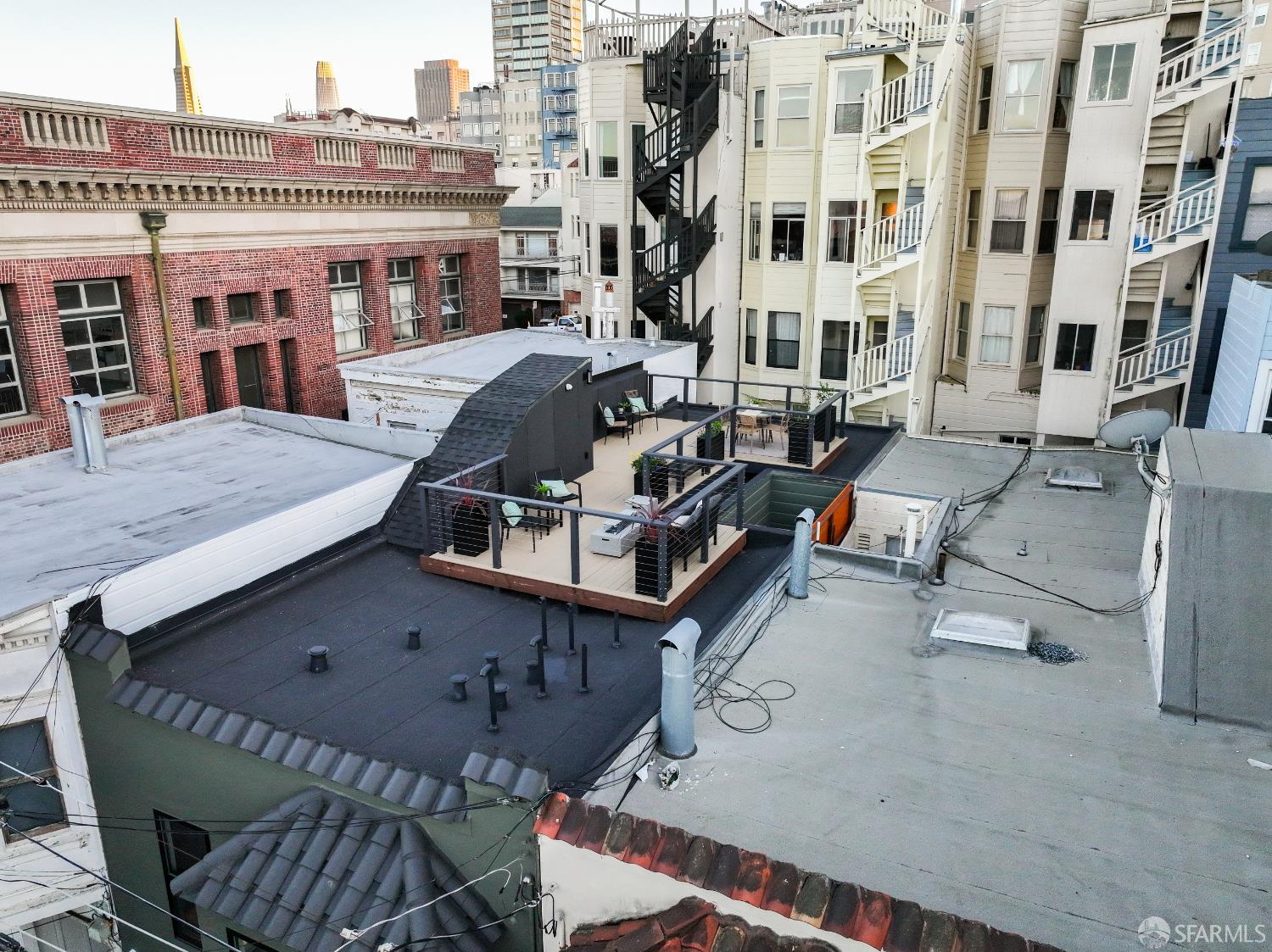 Detail Gallery Image 27 of 49 For 165 Valparaiso St, San Francisco,  CA 94133 - 4 Beds | 3 Baths