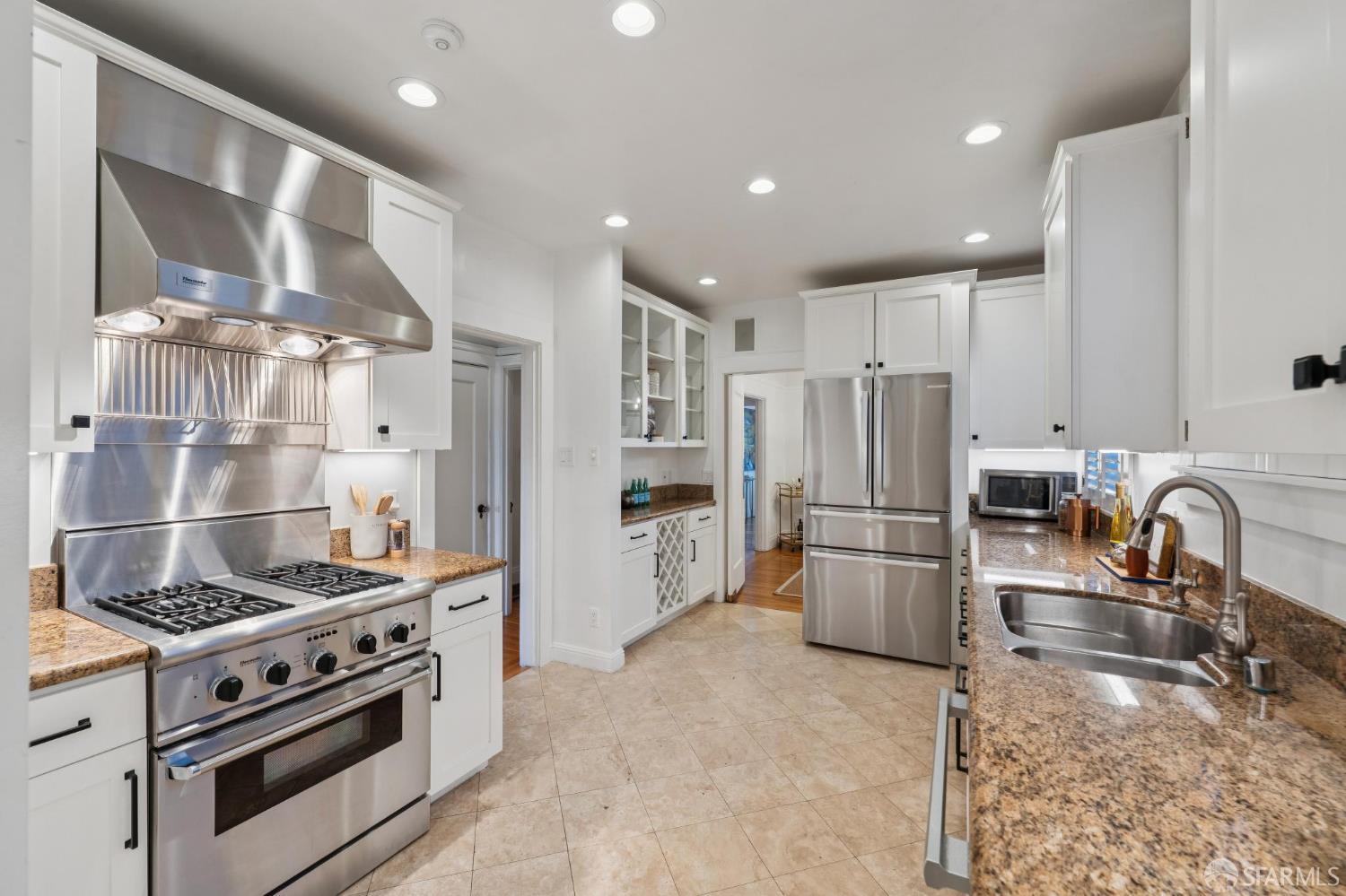 Detail Gallery Image 9 of 20 For 21 Mallorca Way, San Francisco,  CA 94123 - 2 Beds | 1 Baths