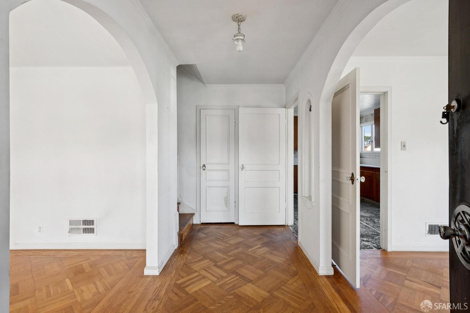 Detail Gallery Image 9 of 38 For 2801 35th Ave, San Francisco,  CA 94116 - 2 Beds | 1 Baths