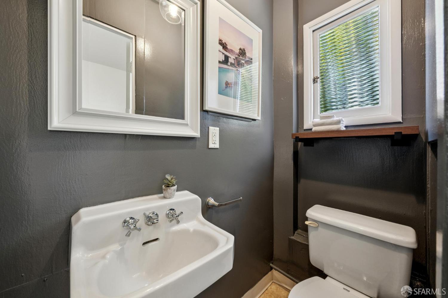 Detail Gallery Image 18 of 51 For 6189 Margarido Dr, Oakland,  CA 94618 - 3 Beds | 2/1 Baths
