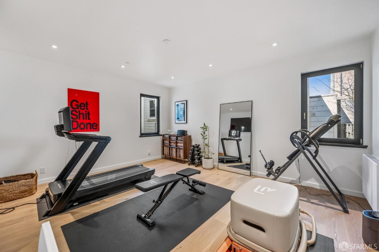 Detail Gallery Image 10 of 77 For 312 Green St, San Francisco,  CA 94122 - 5 Beds | 4/1 Baths