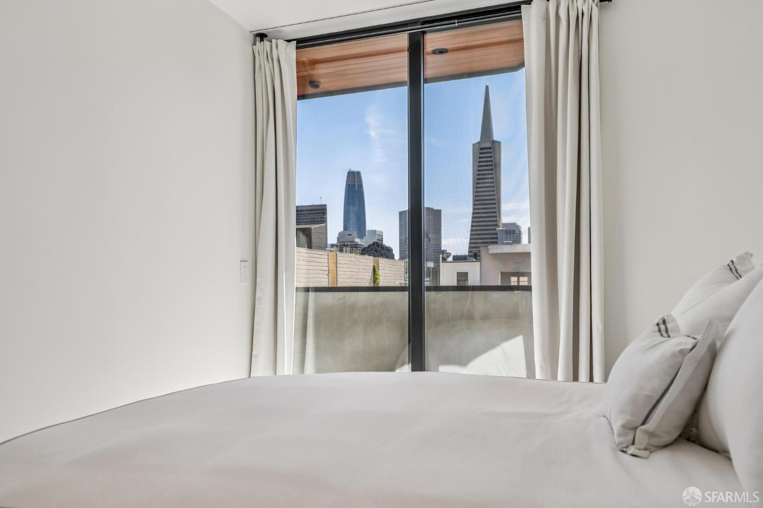 Detail Gallery Image 46 of 77 For 312 Green St, San Francisco,  CA 94122 - 5 Beds | 4/1 Baths