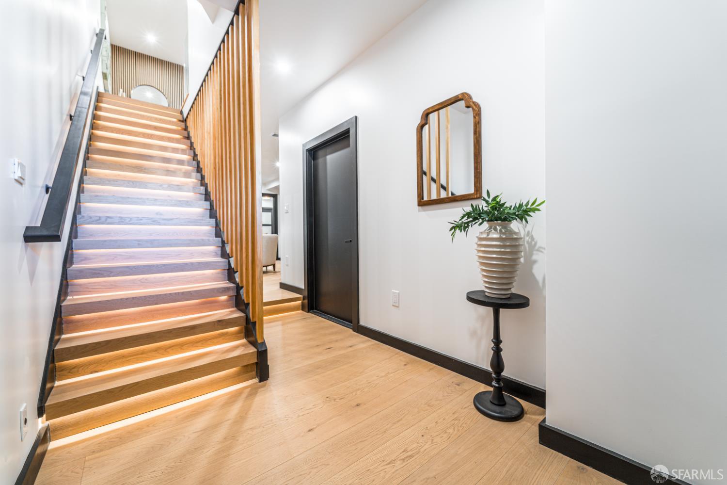 Detail Gallery Image 11 of 49 For 165 Valparaiso St, San Francisco,  CA 94133 - 4 Beds | 3 Baths