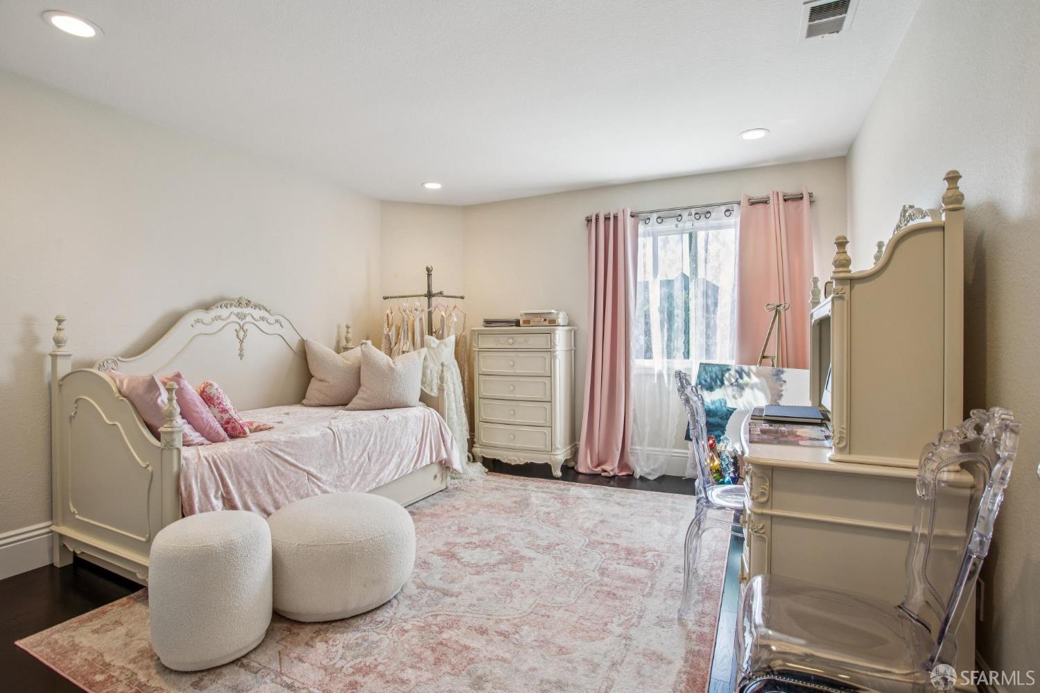 Detail Gallery Image 43 of 67 For 116 Eagle Trace Dr, Half Moon Bay,  CA 94019 - 5 Beds | 3/1 Baths