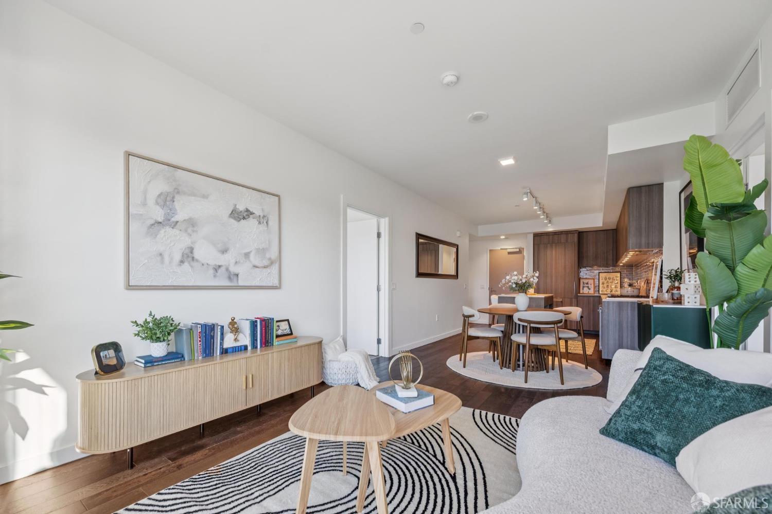 Photo #9: 426109528 Listing: Photo #9