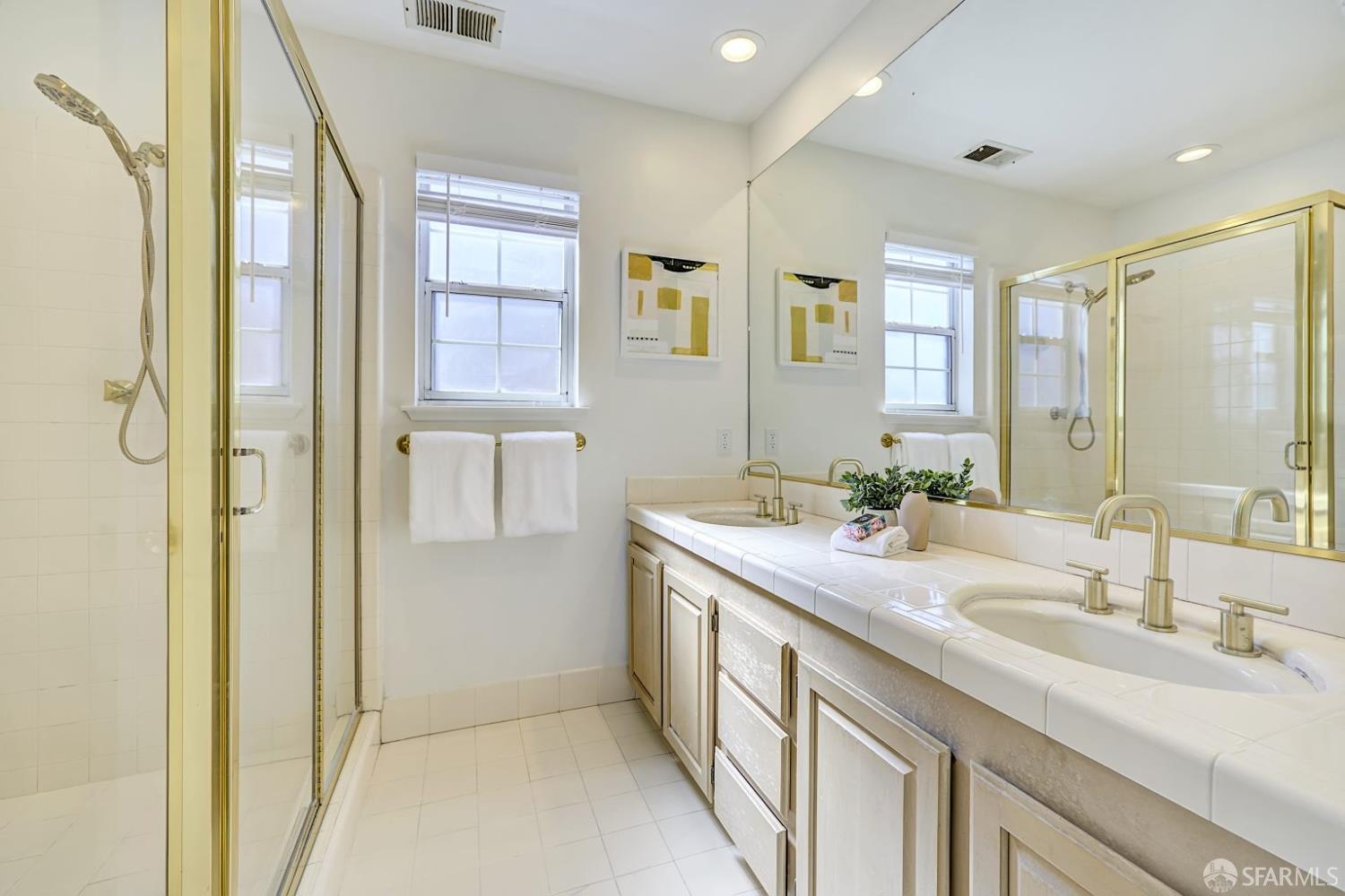 Detail Gallery Image 33 of 46 For 1595 Fifth Ave, Belmont,  CA 94002 - 3 Beds | 2/1 Baths