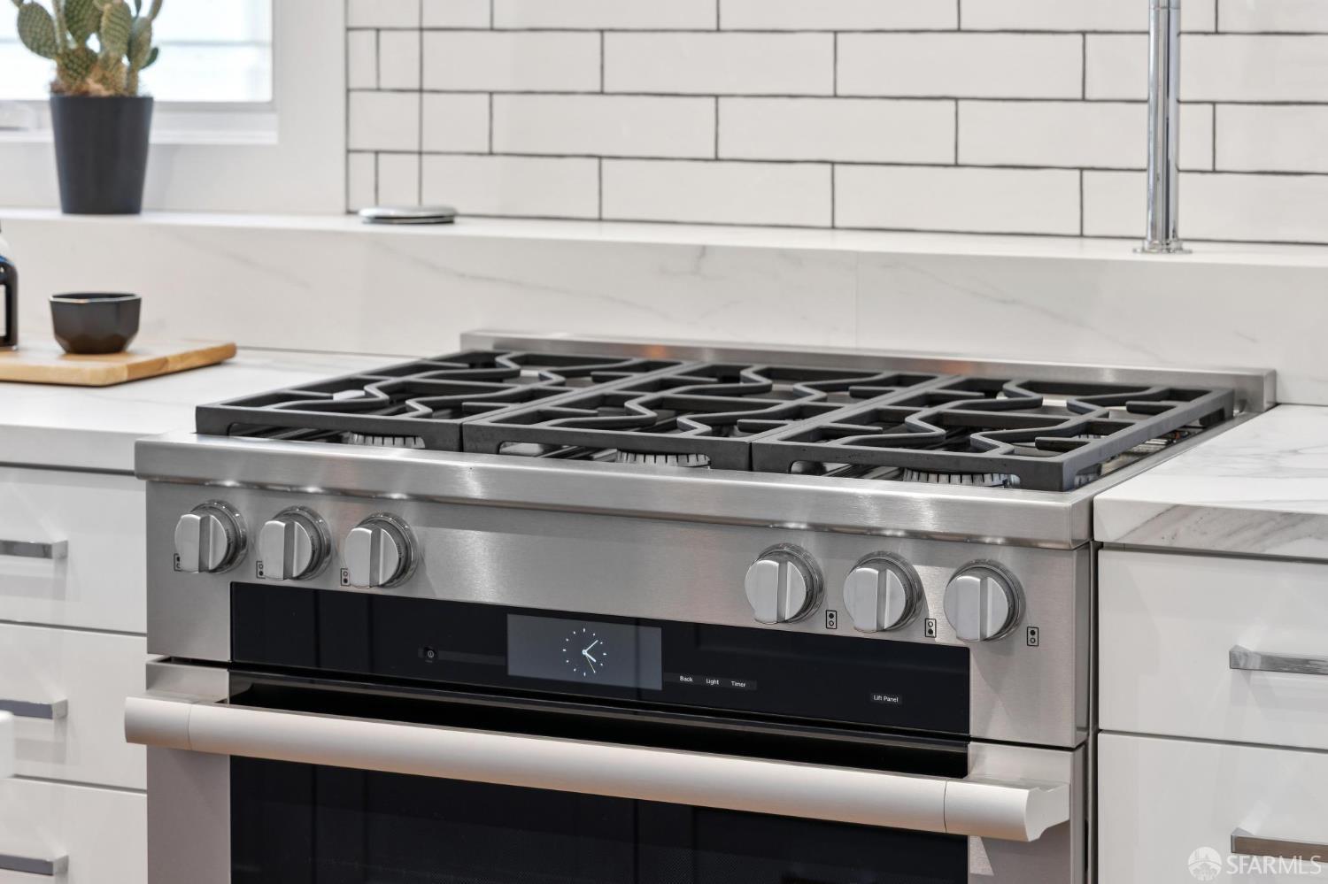 Detail Gallery Image 20 of 53 For 810 Dolores St, San Francisco,  CA 94110 - 3 Beds | 3 Baths