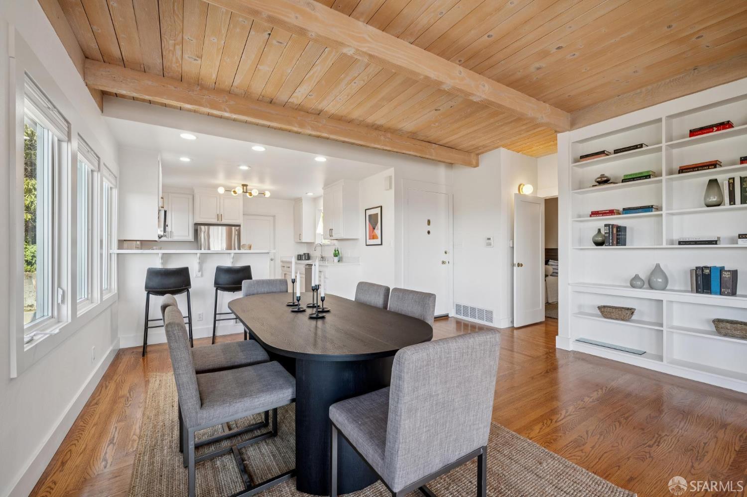 Detail Gallery Image 10 of 51 For 6189 Margarido Dr, Oakland,  CA 94618 - 3 Beds | 2/1 Baths