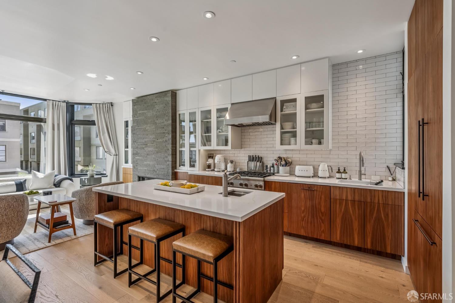 Detail Gallery Image 6 of 77 For 312 Green St, San Francisco,  CA 94122 - 5 Beds | 4/1 Baths