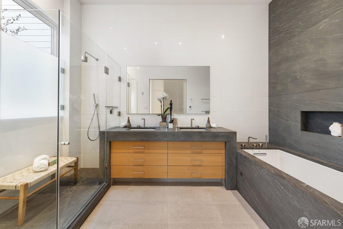 Detail Gallery Image 35 of 61 For 1913 Sacramento St, San Francisco,  CA 94109 - 3 Beds | 2/1 Baths