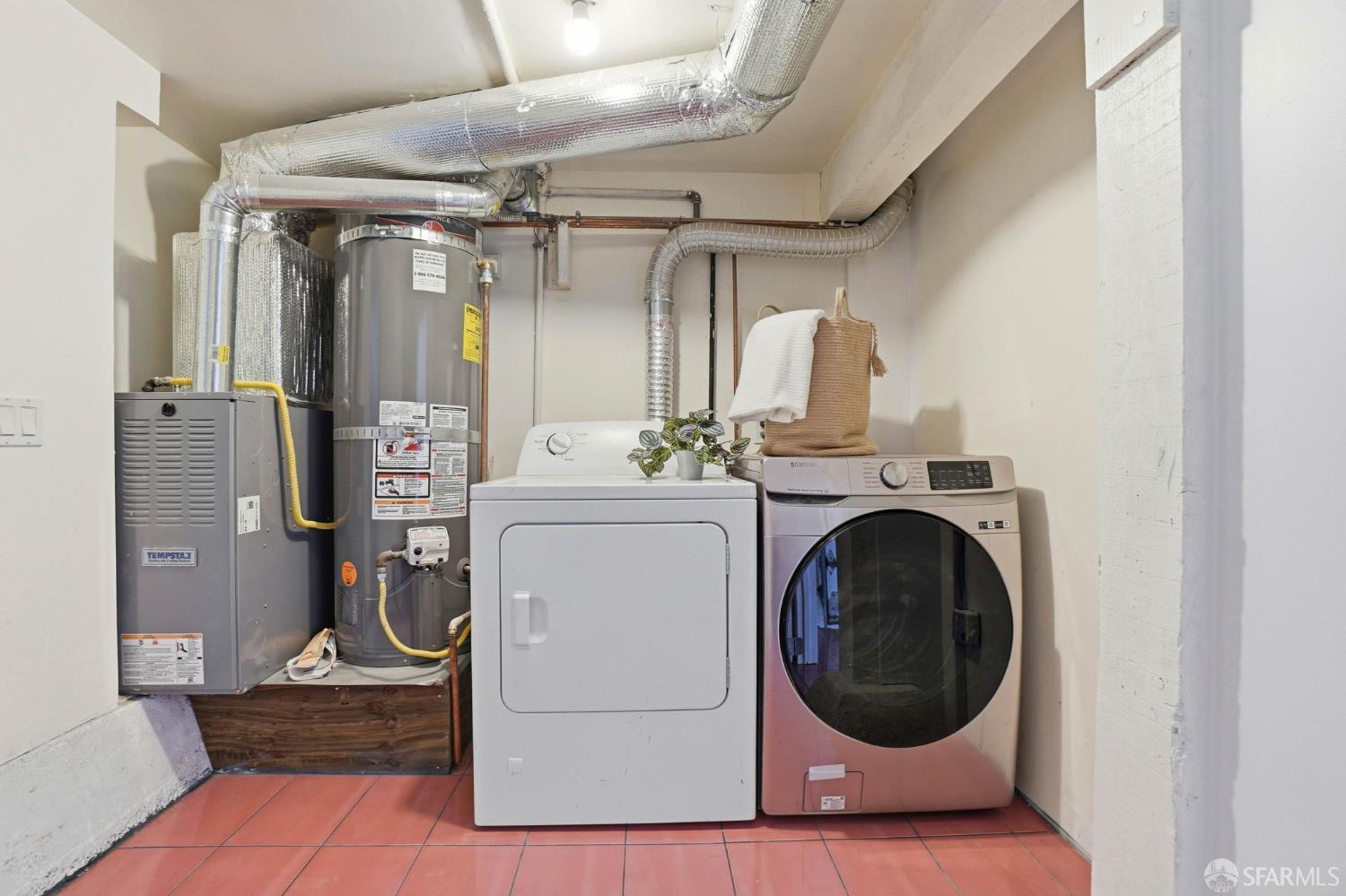 Detail Gallery Image 40 of 42 For 1801 Geneva Ave, San Francisco,  CA 94134 - 3 Beds | 2 Baths