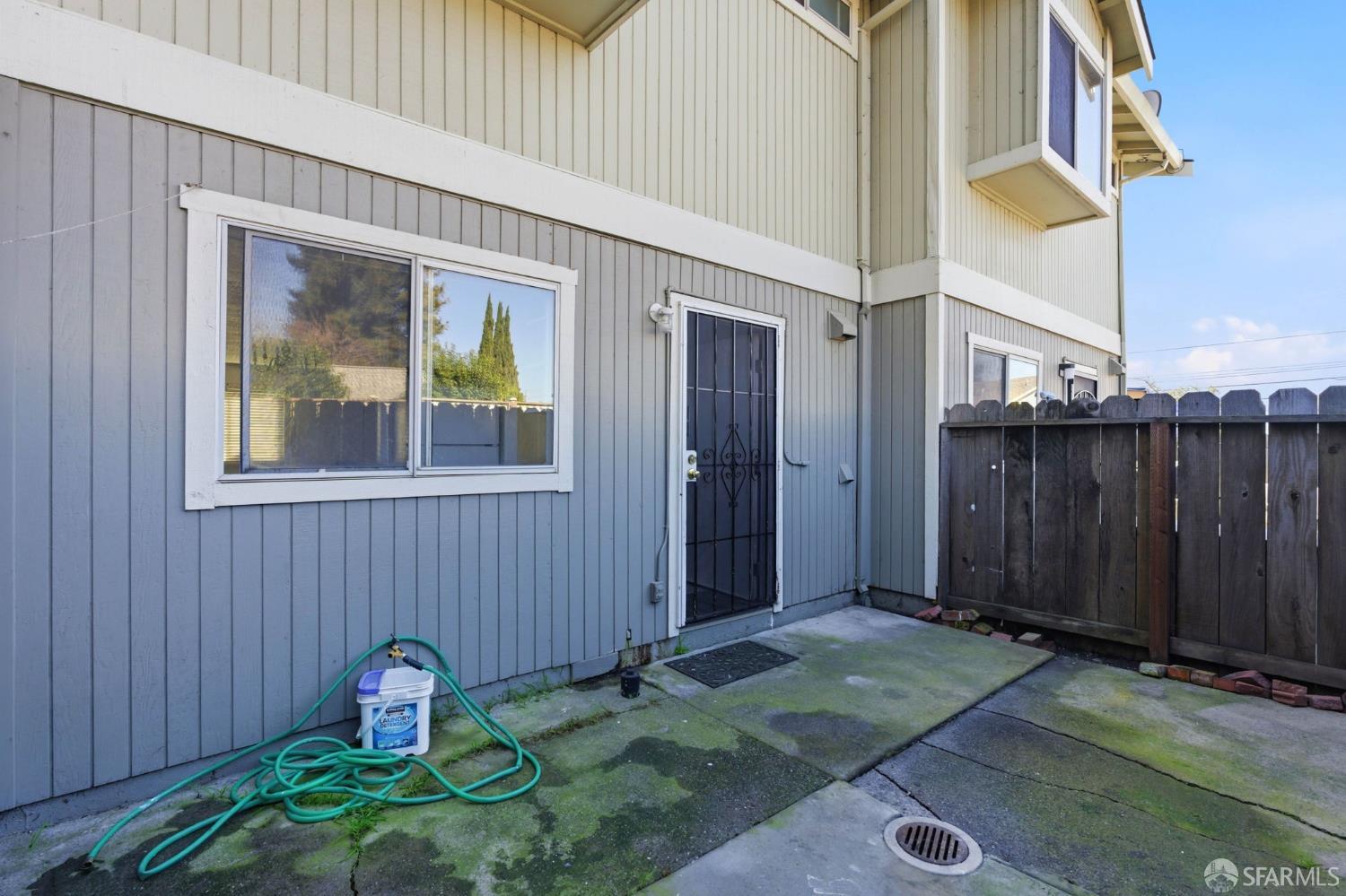 Detail Gallery Image 23 of 25 For 21564 Meekland Ave #2,  Hayward,  CA 94541 - 2 Beds | 1/1 Baths