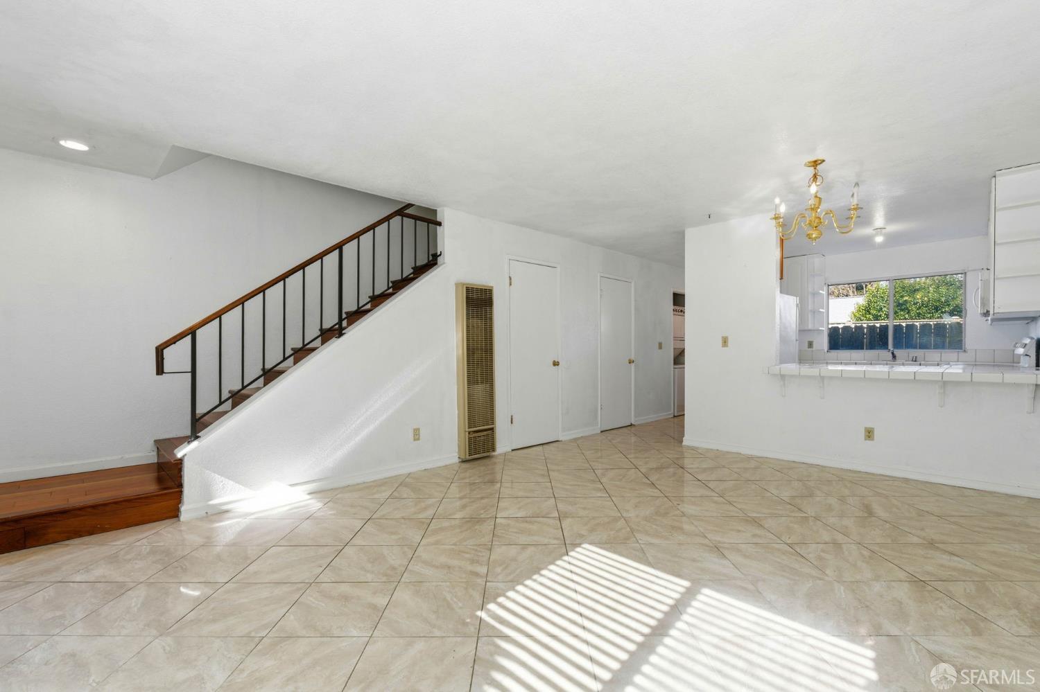 Detail Gallery Image 20 of 25 For 21564 Meekland Ave #2,  Hayward,  CA 94541 - 2 Beds | 1/1 Baths