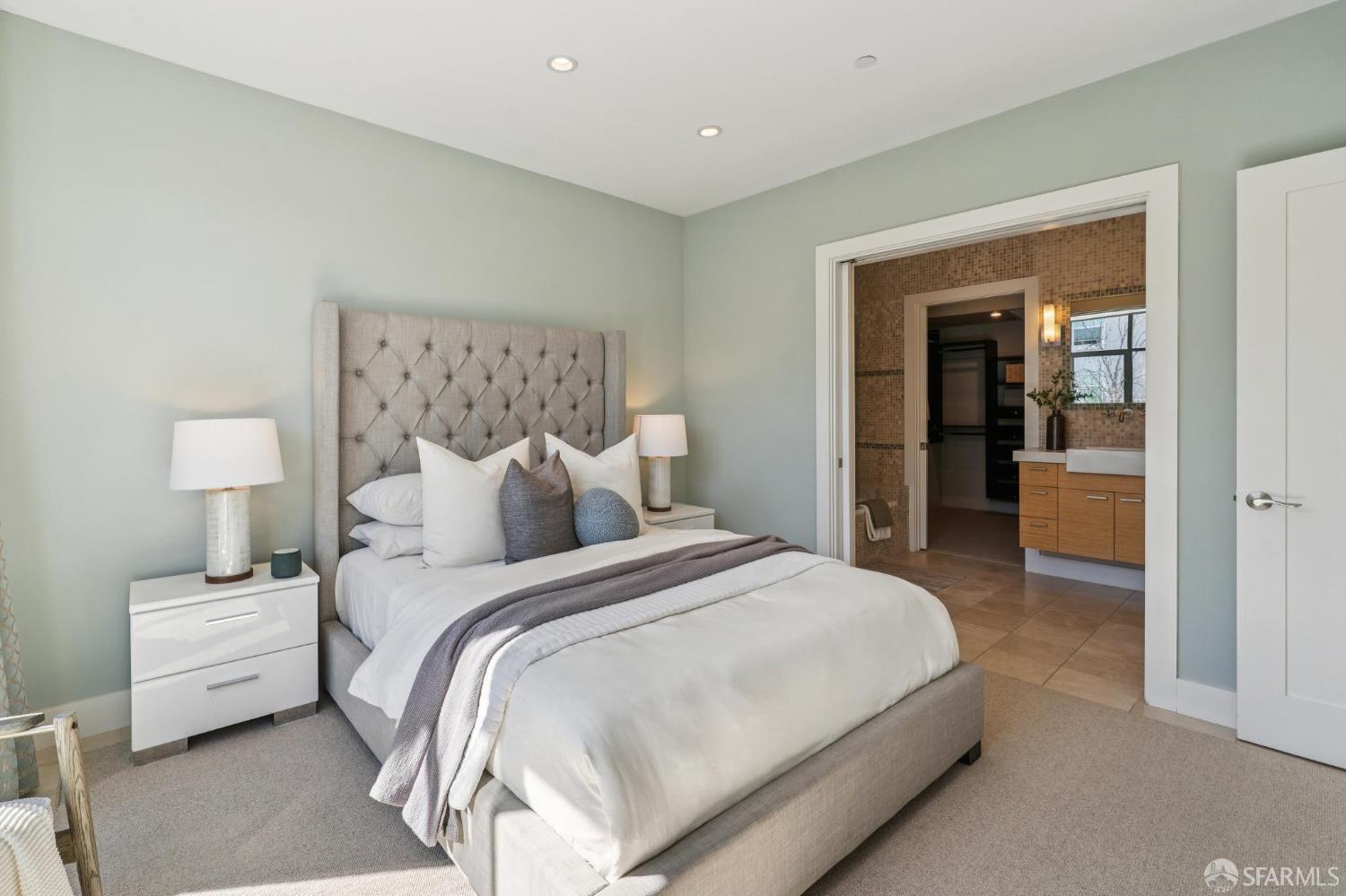 Detail Gallery Image 23 of 46 For 420 Bay St #C,  San Francisco,  CA 94133 - 3 Beds | 2/1 Baths